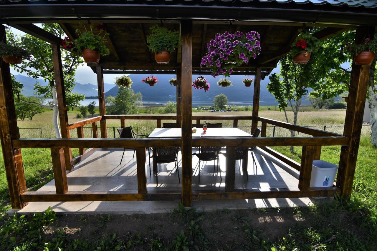 Guest House Blue Views Плав Екстериор снимка