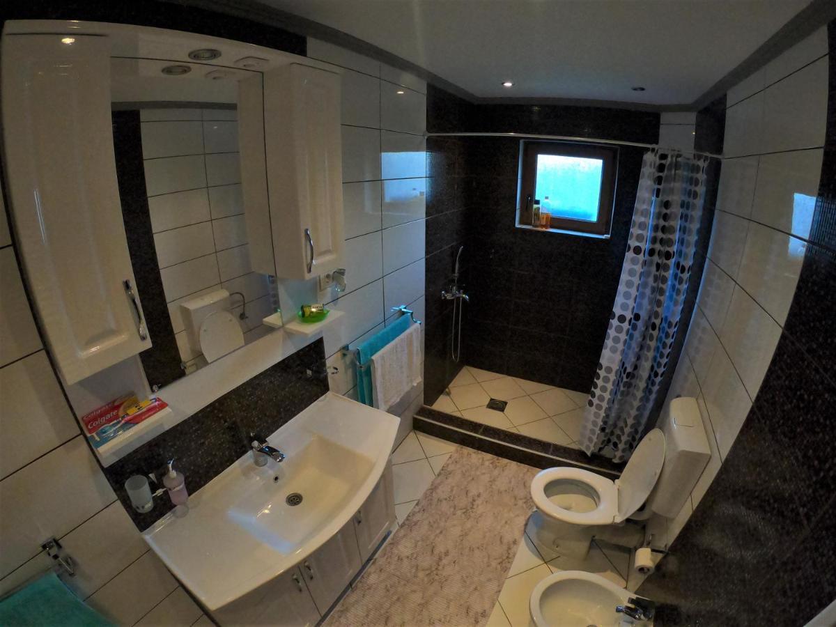 Guest House Blue Views Плав Екстериор снимка