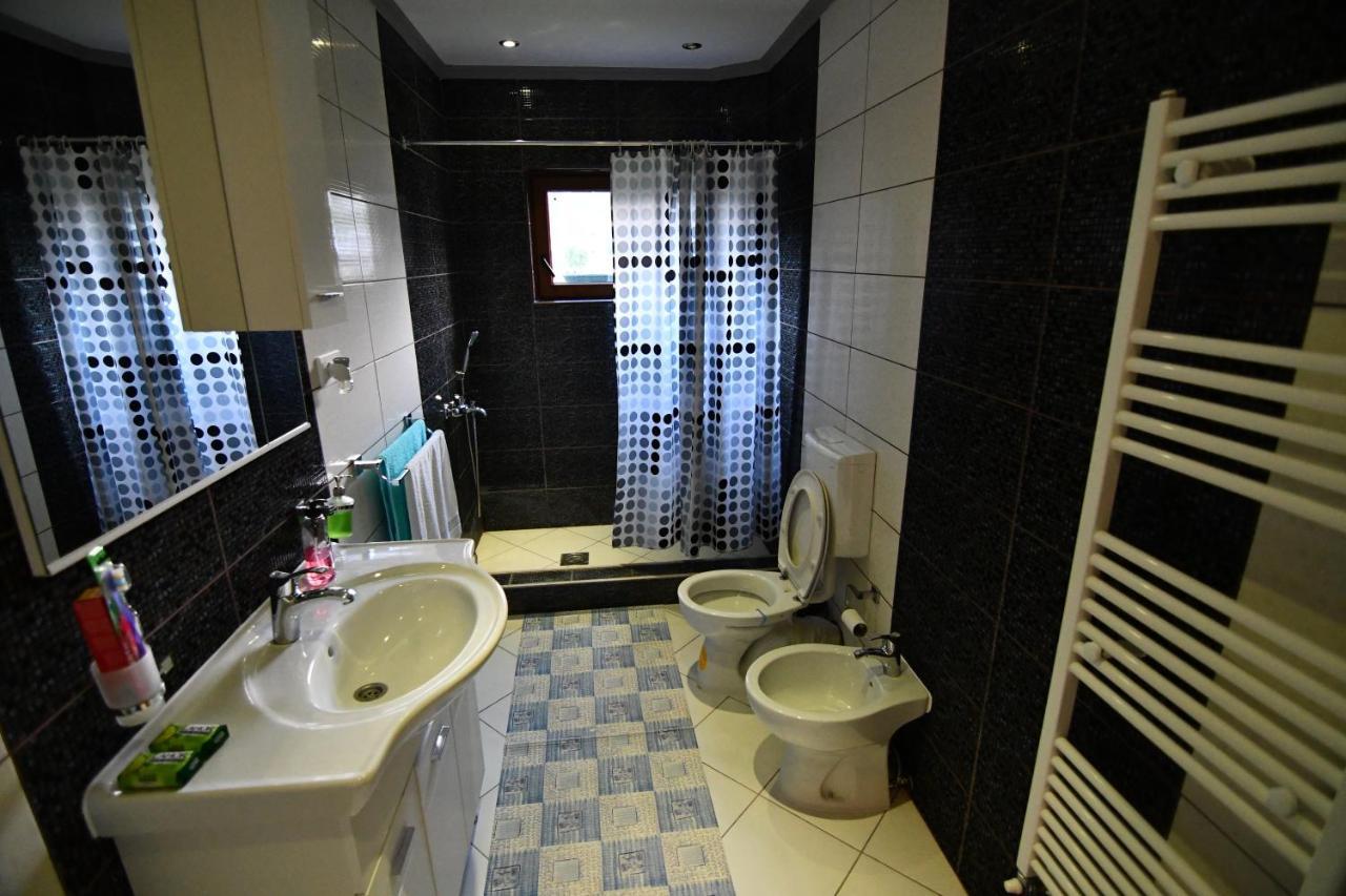 Guest House Blue Views Плав Екстериор снимка