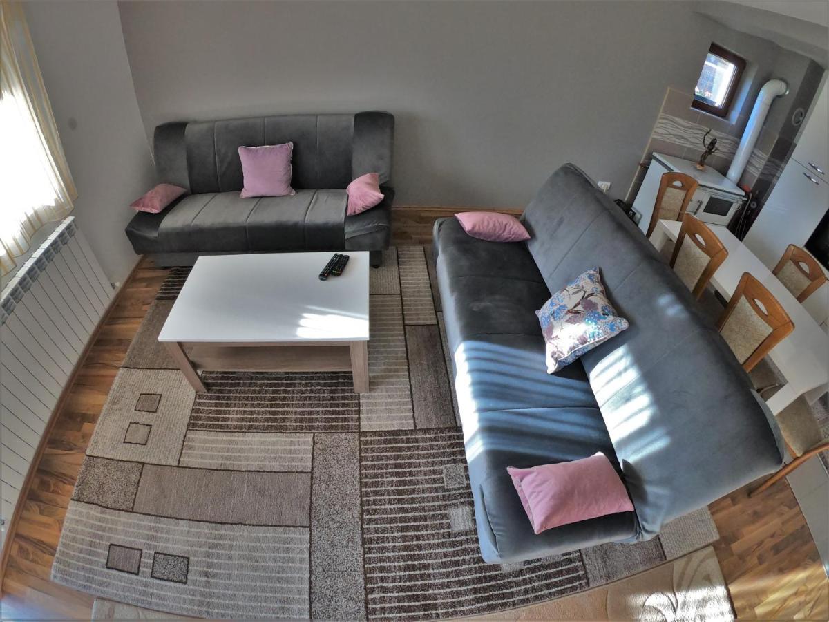 Guest House Blue Views Плав Екстериор снимка